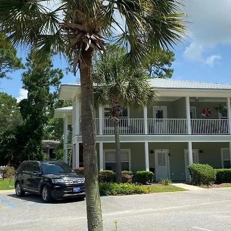 Condo W Pool Near Beaches, Dining, Shopping, Etc