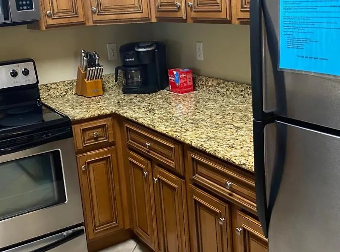 W Pool Near Beaches, Dining, Shopping, Etc 3*