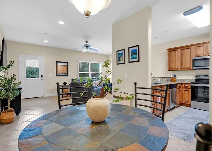 Aparthotel W Pool Near Beaches, Dining, Shopping, Etc